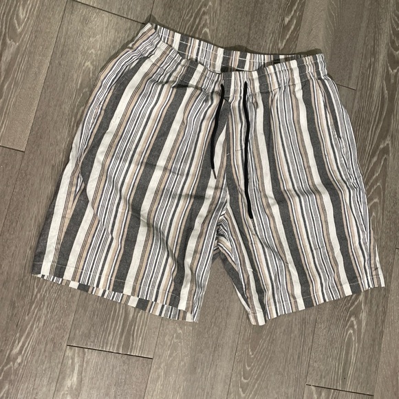 SHEIN Men's Striped Black and White Shorts - Picture 1 of 4